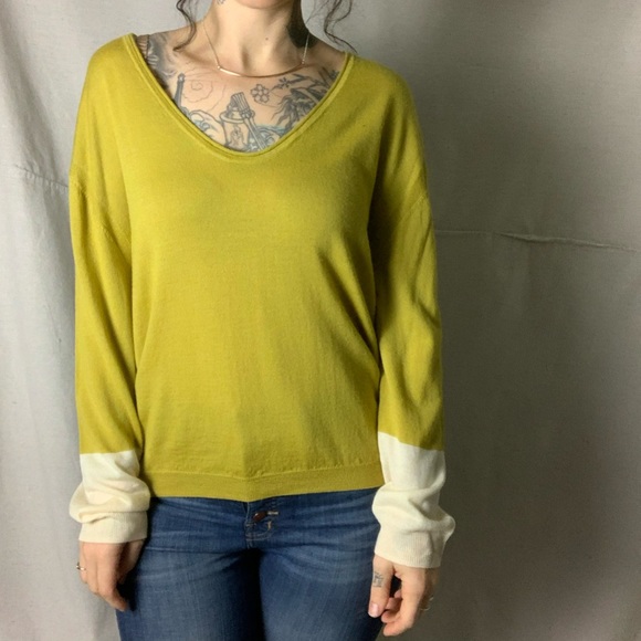LOMA LONDON Chartreuse Colorblock V Neck Sweater - Picture 5 of 8